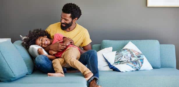 41 frases inesquecíveis para enviar Pai e filha brincando