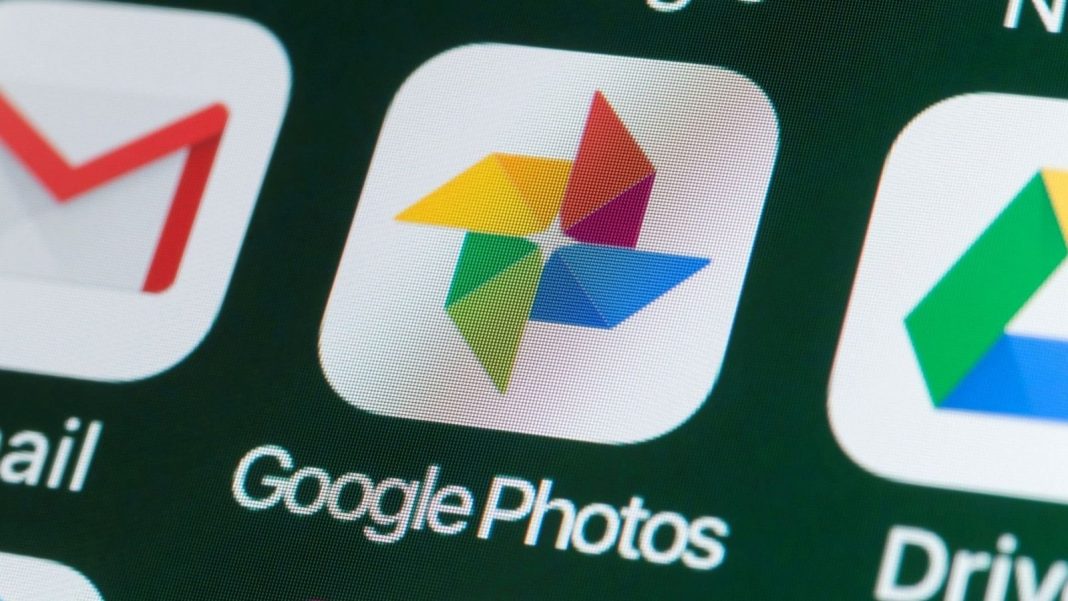 Google Fotos testa função de deletar com 'arrasta para o Google Fotos testa função de deletar com 'arrasta para o lado' do Tinder