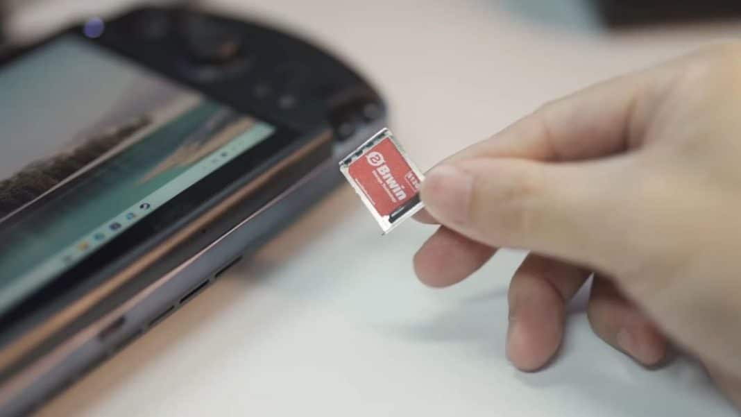Marca chinesa desenvolve SSD do tamanho de um MicroSD