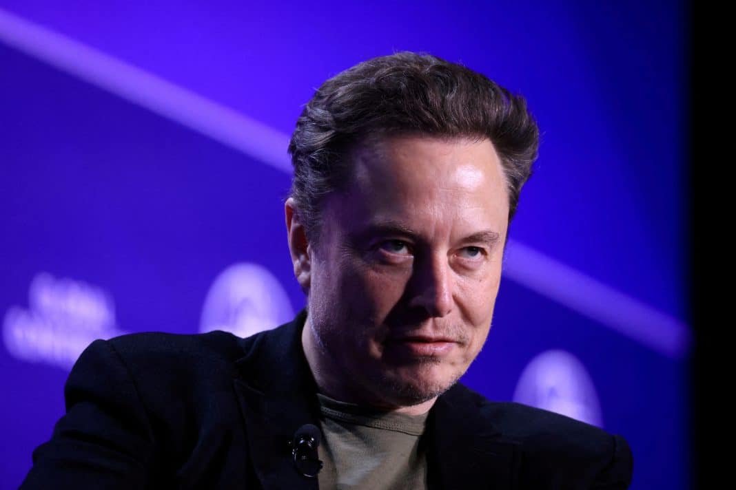 Musk diz que processará Apple e acusa empresa de beneficiar Musk diz que processará Apple e acusa empresa de beneficiar o ChatGPT na App Store