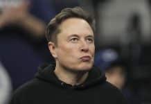 Elon Musk, o primeiro trilionário da história da humanidade Musk mandou Starlink desligar internet durante operação da Ucrânia contra Rússia em 2022, diz agência | Tecnologia