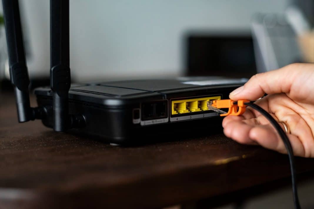Tchau, internet discada: AOL vai desligar seus últimos modems ativos nos EUA
