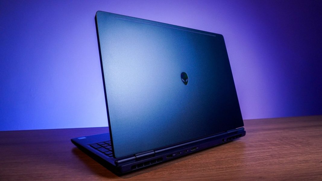 Alienware 16 Aurora vale a pena? Notebook com RTX 5050 se destaca na tela- Review