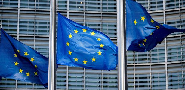 Europa pode multar Meta e TikTok por falta de transparência Bandeiras da União Europeia