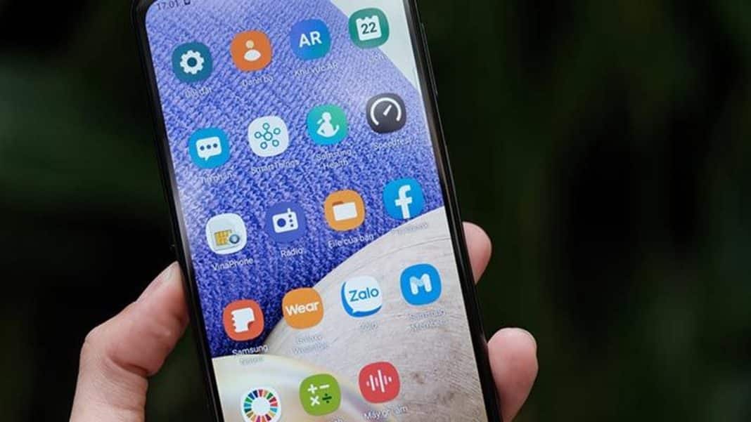 Galaxy S25+, iPhone 16e, Moto G35 e mais celulares até 49% OFF no Mercado Livre; confira