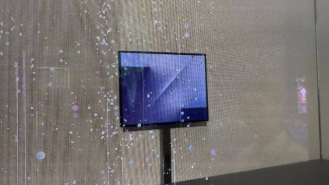Samsung exibe smartphone dobrável trifold pela 1ª vez