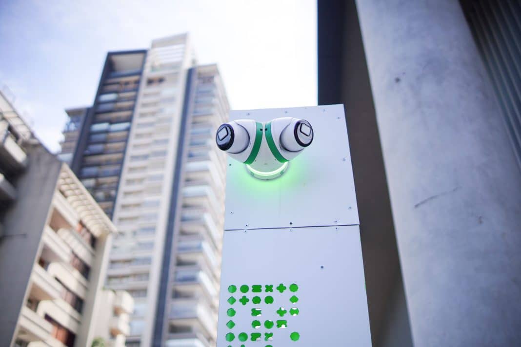 Torres com câmeras se espalham por cidades, monitoram pessoas sem Torres com câmeras se espalham por cidades, monitoram pessoas sem regras claras e preocupam especialistas
