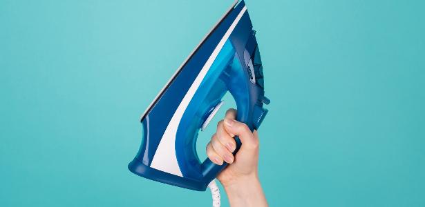 3 truques com vinagre para deixar ferro de passar novinho Há uma solução econômica para renovar seu ferro de passar
