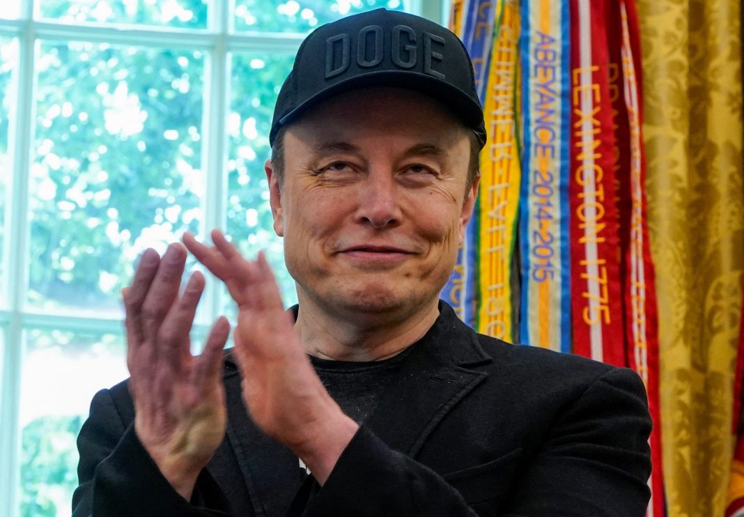 Acionistas da Tesla aprovam plano para pagar US$ 878 bilhões Acionistas da Tesla aprovam plano para pagar US$ 878 bilhões a Musk, que pode se tornar 1º trilionário