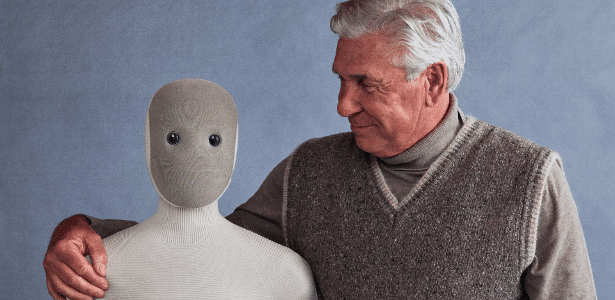 Empresa lança robô que dobra roupas e lava louça por Robô Neo, da 1X, realiza as tarefas de casa