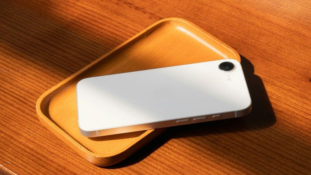 iPhones e AirPods com R$ 200 OFF no cupom na iPhones e AirPods com R$ 200 OFF no cupom na Black Friday da Amazon; aproveite
