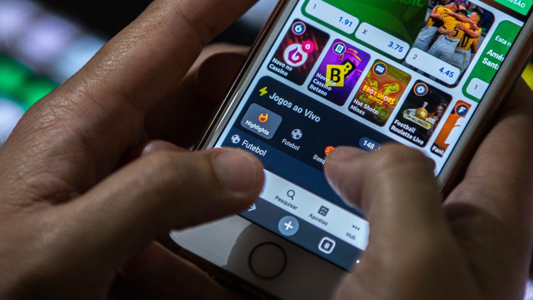 Ao menos 19% dos usuários de internet no Brasil fizeram apostas online em 2025, diz pesquisa