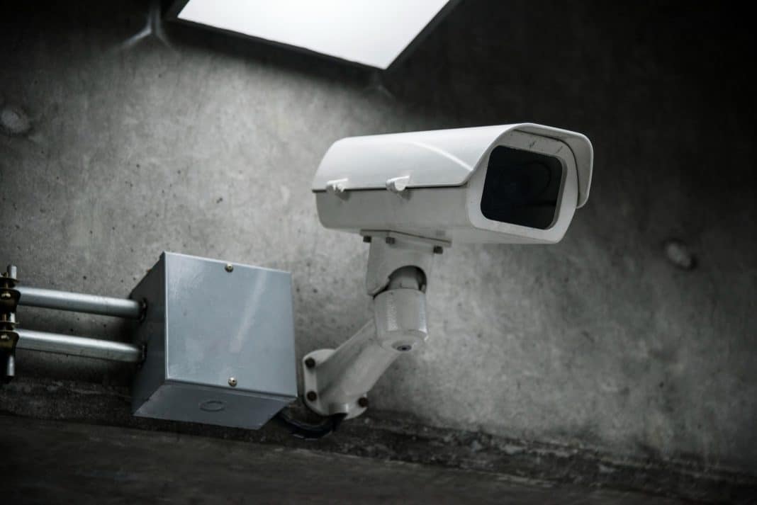 Coreia do Sul prende suspeitos de hackear 120 mil câmeras de segurança para criar vídeos sexuais
