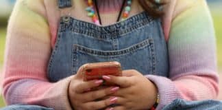 Redes sociais deverão abrir dados sobre violações contra menores O que países estão fazendo para regular o acesso de crianças às redes sociais