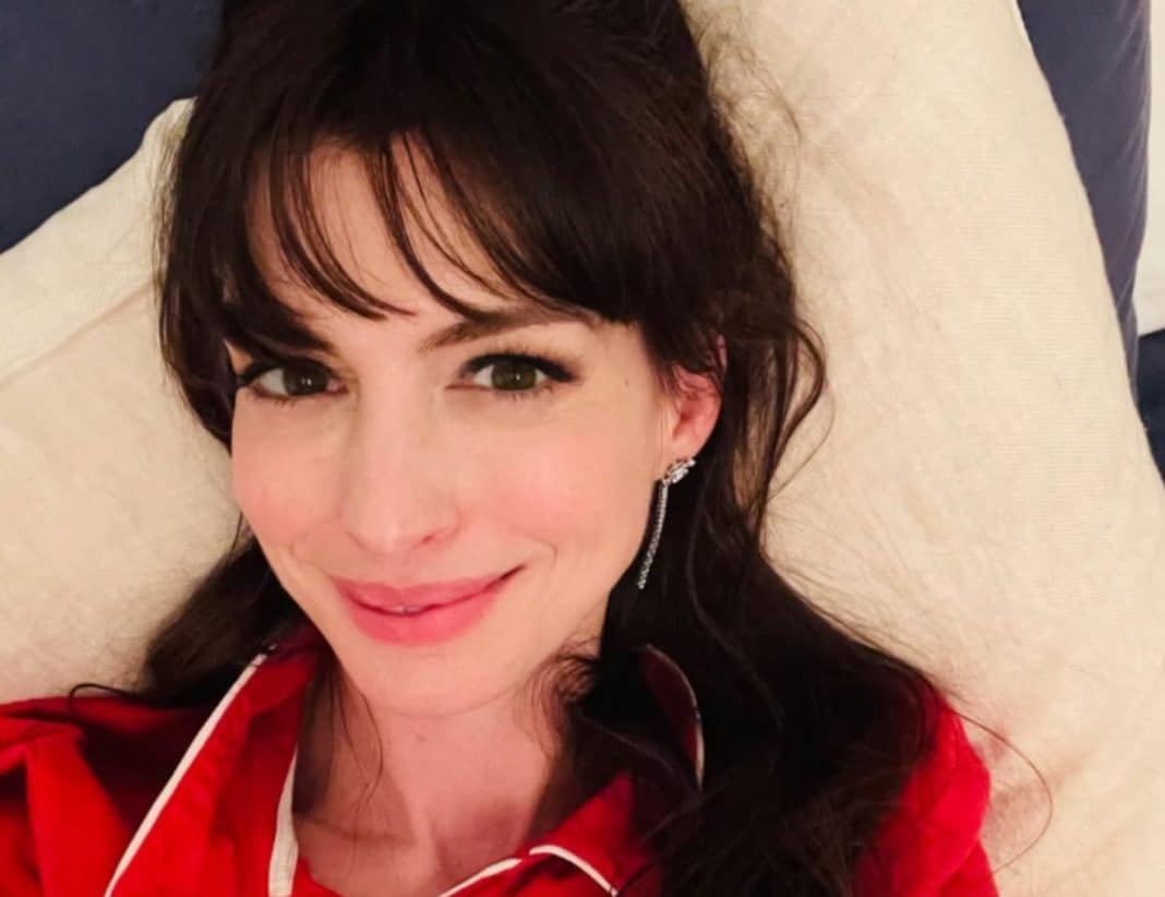 'Dá um CPF pra ela': brasileiros inundam Instagram de Anne 'Dá um CPF pra ela': brasileiros inundam Instagram de Anne Hathaway após menção a ‘Águas de Março’ e Gabriel Jesus