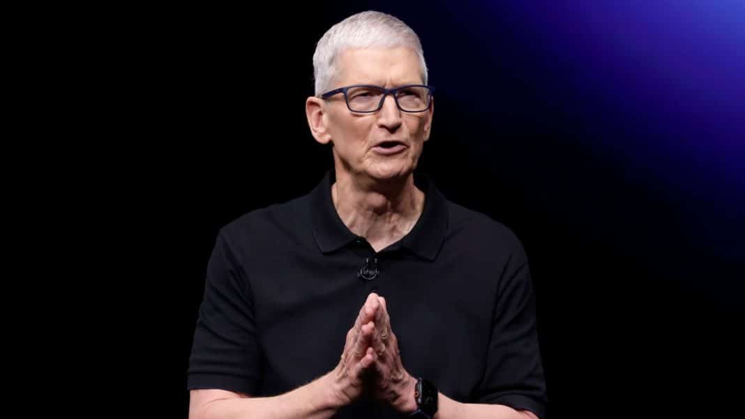 'Coração partido': CEO da Apple pede a Trump que reduza 'Coração partido': CEO da Apple pede a Trump que reduza ações do ICE após mortes