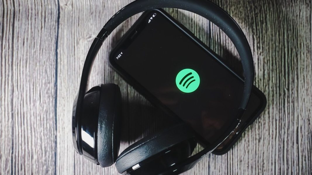 Lembra do MSN? Spotify agora exibe músicas que você está ouvindo