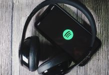 Spotify anuncia podcasts com IA, novo app Studio e repasse de royalties Lembra do MSN? Spotify agora exibe músicas que você está ouvindo