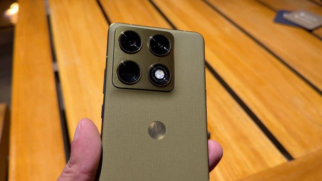 Motorola Signature é o novo smartphone premium da marca com quatro câmeras de 50 MP