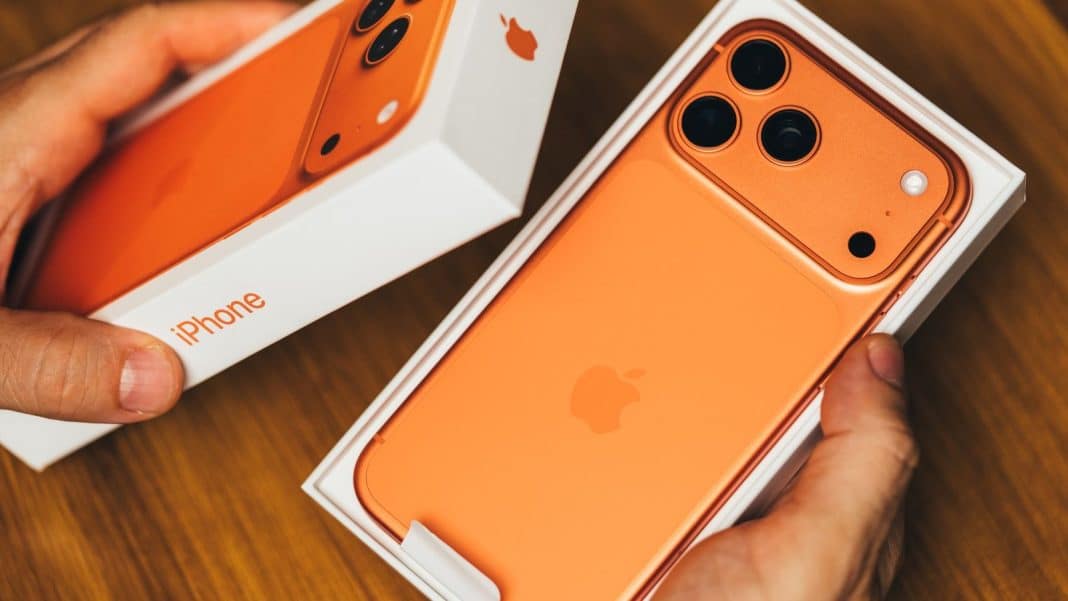 PRF apreende quase R$ 100 mil em iPhones sem nota PRF apreende quase R$ 100 mil em iPhones sem nota fiscal em Alagoas
