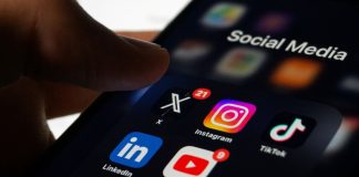 Redes sociais e big techs terão 60 dias para implementarem regras de moderação do STF Presidente da França quer banir redes sociais para menores de 15 anos