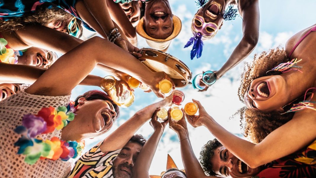 Carnaval e calor: um guia completo de como se proteger Carnaval e calor: um guia completo de como se proteger das altas temperaturas