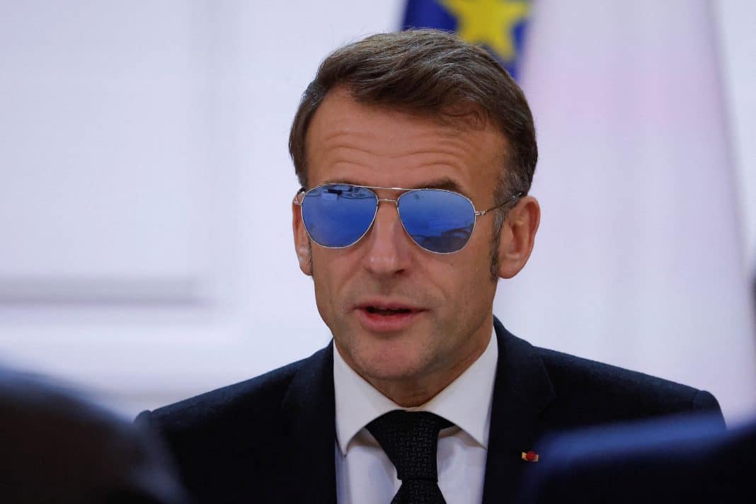 Deputados franceses votam proibição de redes sociais para adolescentes