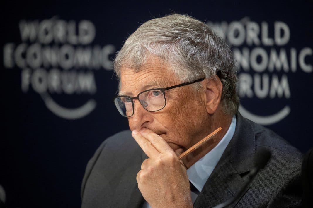'Me arrependo de cada minuto que passei com ele': Bill 'Me arrependo de cada minuto que passei com ele': Bill Gates pede desculpa por relação com Jeffrey Epstein