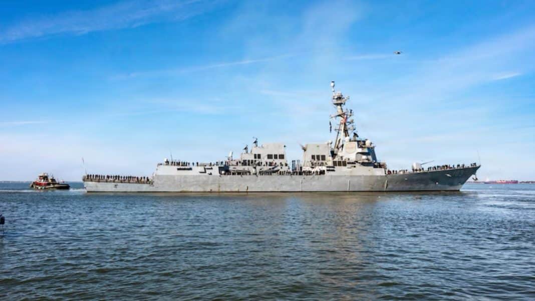 Navios da Marinha dos EUA colidem durante reabastecimento no Caribe