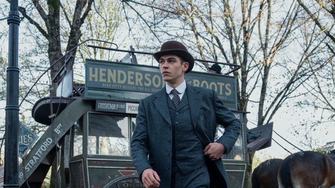 Parentesco de Silas e Sherlock vai além das telas em Parentesco de Silas e Sherlock vai além das telas em Jovem Sherlock