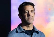 Apple entra em ‘nova era’ com troca de comando após 15 anos Apple entra em 'nova era' com troca de comando após 15 anos