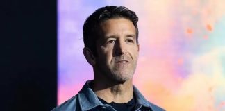 Apple entra em ‘nova era’ com troca de comando após 15 anos Apple entra em 'nova era' com troca de comando após 15 anos