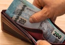 Celulares e TVs vão ficar mais caros: Abinee acredita em aumentos de até 30% Celulares e TVs vão ficar mais caros: Abinee acredita em aumentos de até 30%