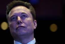 Justiça francesa convoca Elon Musk em investigação sobre interferência do X na eleição 19.nov.2025 - Empresário Elon Musk durante fórum de investimento com autoridades da Arábia Saudita e dos EUA, em Washington