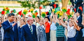 Pacotes de Inteligência Artificial expõem dilema do Brasil na disputa entre EUA e China Pacotes de Inteligência Artificial expõem dilema do Brasil na disputa entre EUA e China