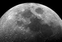 Qual é a fase da Lua hoje (12)? Veja calendário lunar de abril 2026 Imagem da superfície da Lua captada por um telescópio na Terra