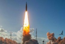 Sucesso da Artemis 2 abre caminho para o início da exploração comercial da Lua Missão Artemis 2 decola com sucesso de Cabo Canaveral, na Flórida (EUA), em direção à Lua