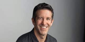 Quem é John Ternus, sucessor de Tim Cook no comando da Apple Quem é John Ternus, sucessor de Tim Cook no comando da Apple