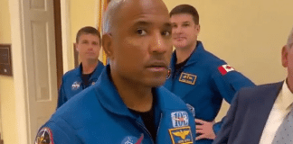 Homem aborda astronautas e diz que a missão Artemis 2 foi ‘encenada’ 12.mai.2026 - O astronauta Victor Glover, piloto da missão Artemis 2, foi atacado por um conspiracionista