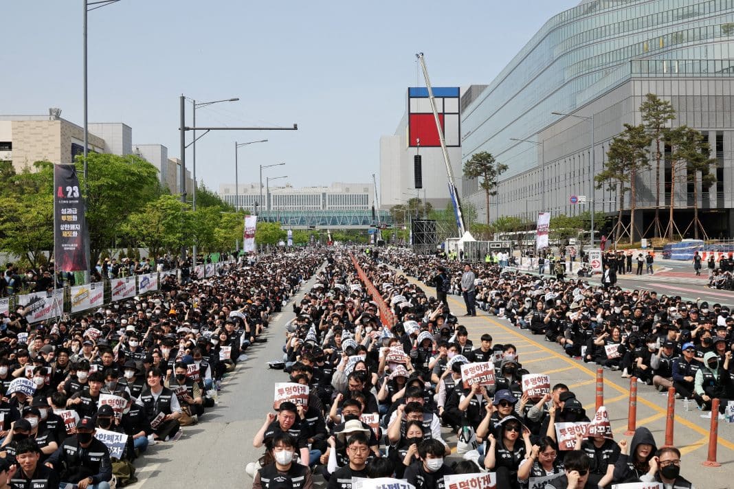 Samsung fecha acordo provisório e evita greve de 48 mil trabalhadores