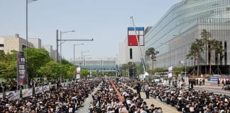 Samsung fecha acordo provisório e evita greve de 48 mil trabalhadores Samsung fecha acordo provisório e evita greve de 48 mil trabalhadores