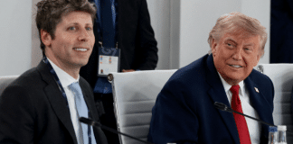 A pedido de Trump, OpenAI lança modelo de IA apenas nos EUA 17.jun.26 - O presidente dos EUA, Donald Trump (à direita), e o CEO da OpenAI, Sam Altman, em encontro durante a Cúpula do G7 em Evian-les-Bains, França