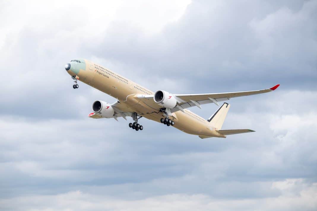 Avião que fará rota mais longa do mundo faz primeiro voo de teste; veja como foi a viagem