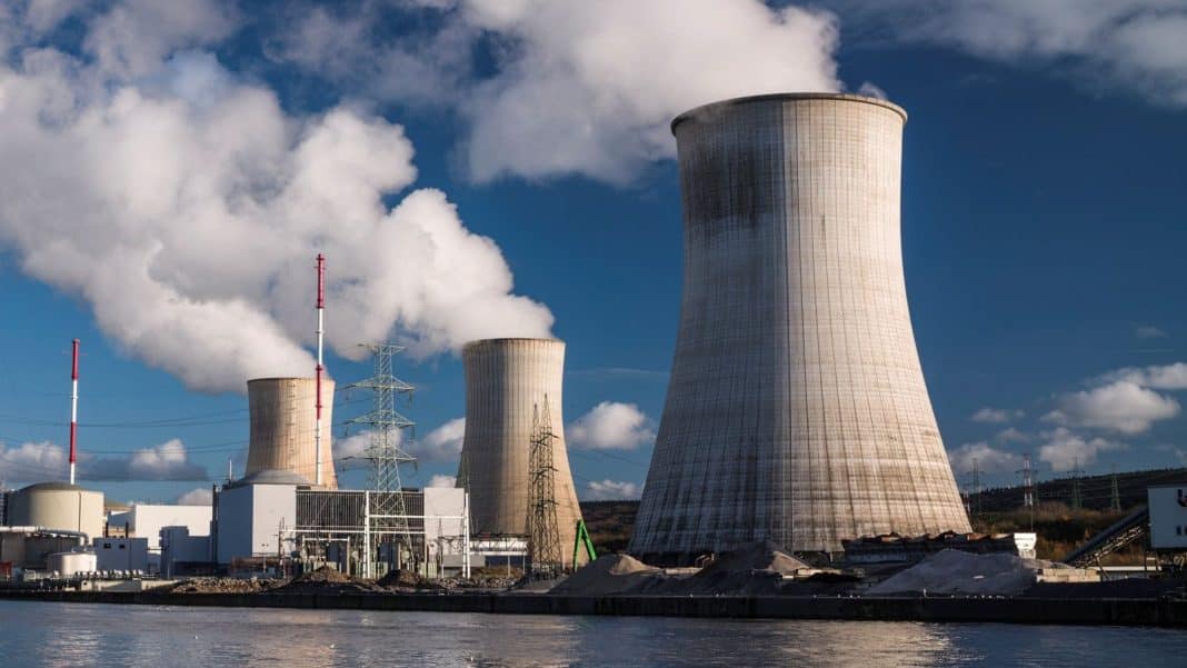 História da energia nuclear: o poder do átomo e seus riscos