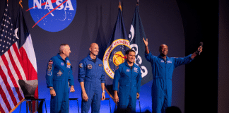 Nasa defende tripulação da missão Artemis 3, formada apenas por homens 09.jun.26 - Os astronautas Randy Bresnik, Luca Parmitano, Frank Rubio e Andre Douglas são apresentados como a tripulação da missão Artemis 3 da NASA, durante evento no Centro Espacial Johnson da NASA em Houston, Texas, EUA