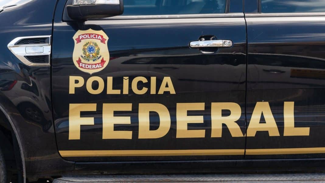 PF e PM apreendem carga milionária de eletrônicos em Foz do Iguaçu