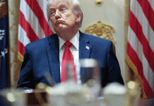Trump diz que vai acelerar desenvolvimento e uso de IA para segurança nacional 27.mai.26 - Donald Trump durante reunião de Gabinete na Casa Branca, em Washington, DC., EUA
