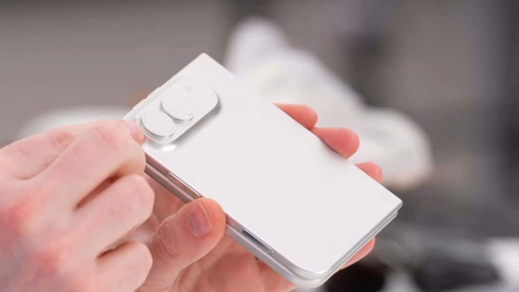iPhone 'Ultra' terá metal líquido na dobradiça e tem fabricação avançada, diz insider