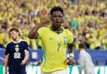 É #FAKE que telejornal noticiou que juiz de Brasil x Escócia foi suspenso da Copa do Mundo por anular gol de Vini Jr.; cena foi criada com IA É #FAKE que telejornal noticiou que juiz de Brasil x Escócia foi suspenso da Copa do Mundo por anular gol de Vini Jr.; cena foi criada com IA