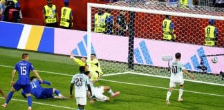 Entenda como a bola com sensor classificou Portugal na Copa Entenda como a bola com sensor classificou Portugal na Copa